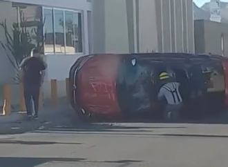 Volcamiento en Heriberto Aja y Nuevo León deja un lesionado en Hermosillo