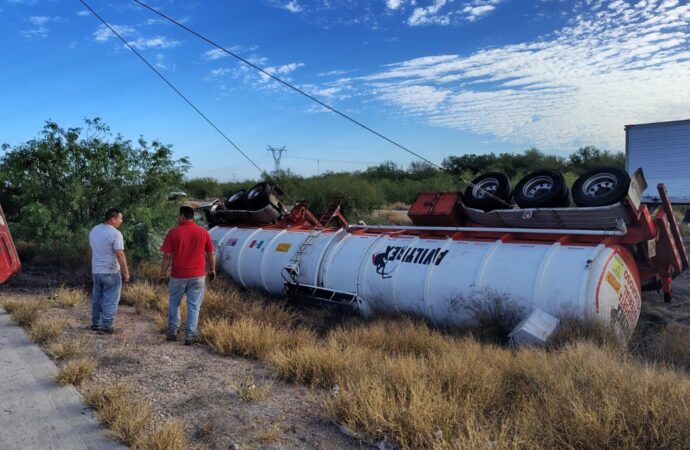 Reportan nueva volcadura de pipa con combustóleo en carretera de Sonora