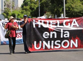 STAUS marcha en Unison y advierte huelga el 30 de abril por falta de acuerdos