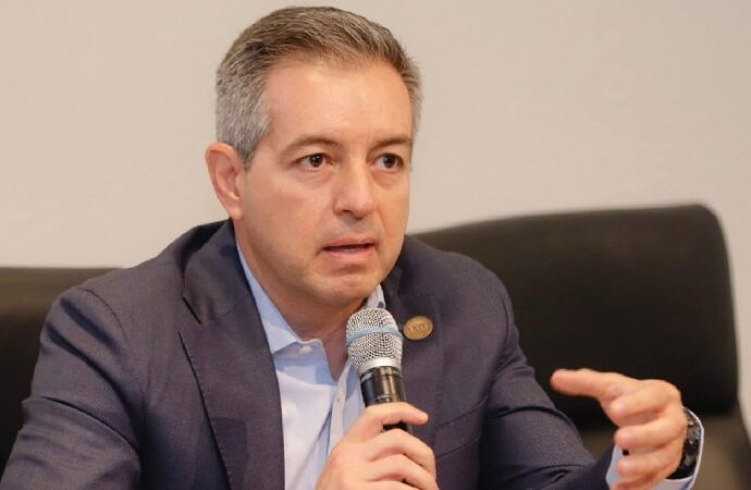 Gestiona Omar del Valle proyectos para garantizar el agua en Hermosillo