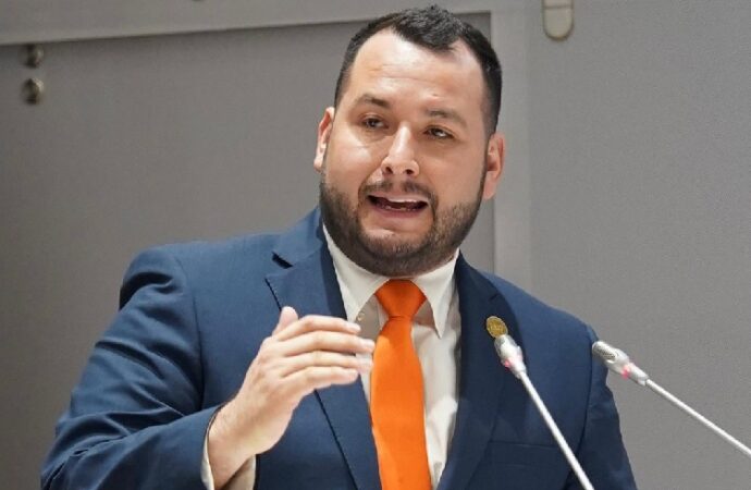 Manuel Scott denunciará violación a sus derechos políticos tras negarle acceso a sesión en el Congreso de Sonora