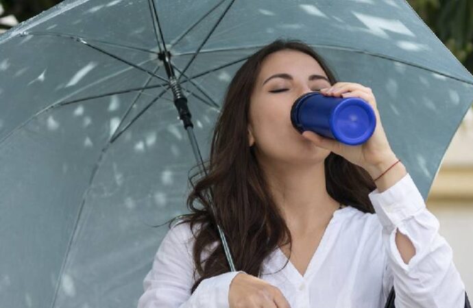 Exhorta Salud Sonora a prevenir riesgos por altas temperaturas con uso de protector solar e hidratación adecuada