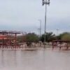 Se inunda campo de béisbol en El Cárcamo por fuga de tubería en Hermosillo