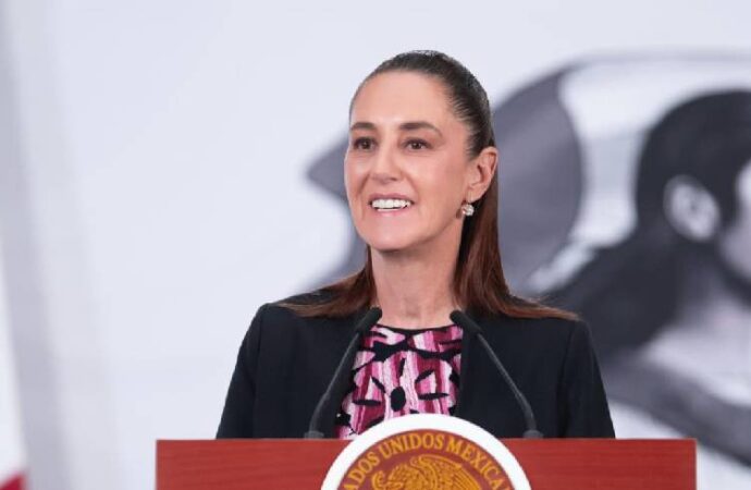 Sheinbaum destinará más de 1 billón de pesos a becas hasta 2030