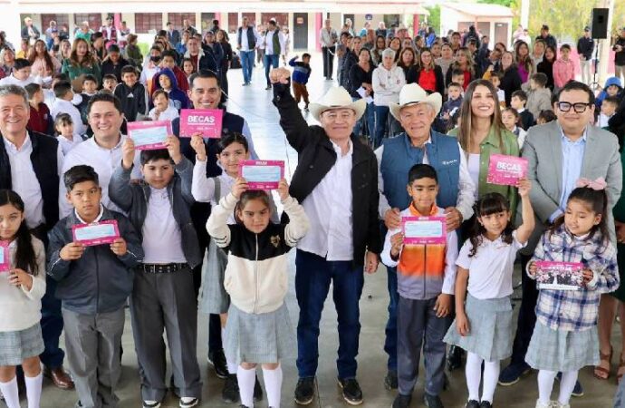 Durazo impulsa aumento histórico de becas y apoyos educativos en Sonora