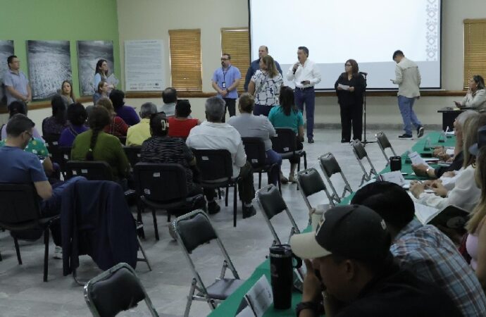 Resuelve Javier Lamarque problemáticas de cajemenses