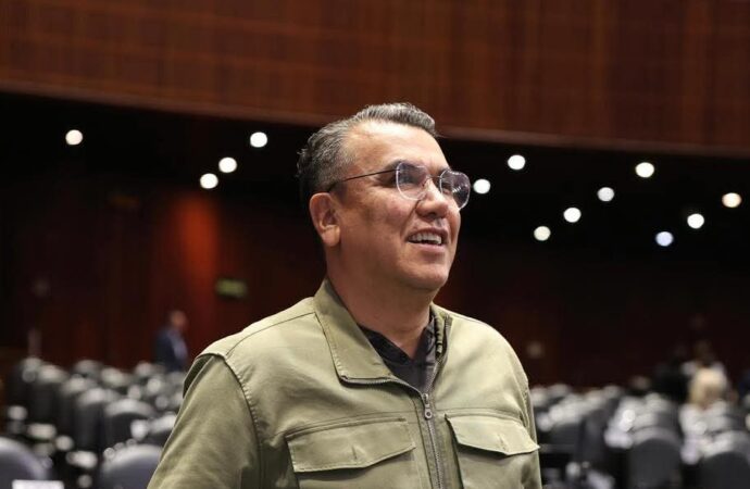 Destaca Ramón Flores el tope de pensiones para funcionarios públicos