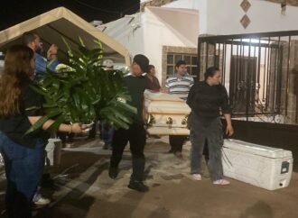 En Sonora, despiden a hijo de Ceci Flores; continuará ceremonia fúnebre con visitas de diversas partes del país
