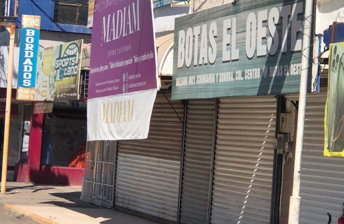 Centro de Ciudad Obregón luce vacío durante jornada vacacional