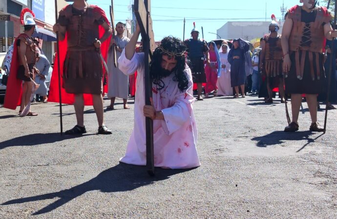 Vive Ciudad Obregón la representación del Viacrucis, una tradición de fe y reflexión