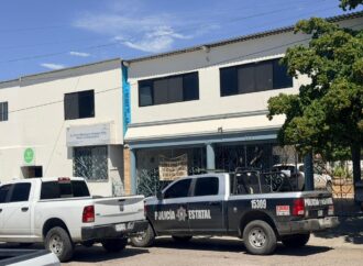 Catean clínica señalada por sueros que dejan ocho muertos en Hermosillo; fiscalía busca al médico responsable