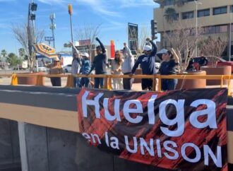 STAUS coloca lonas en exigencia a mejores salarios y prestaciones