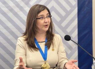 “No hay huelga legal en la UNISON”: Dena Camarena llama al STEUS a aceptar propuesta salarial