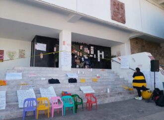 Lleva el Congreso del Estado más 24 horas tomado por protestas