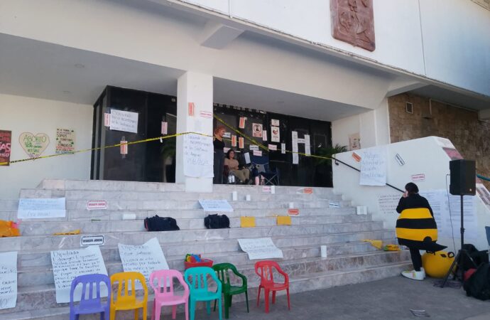 Lleva el Congreso del Estado más 24 horas tomado por protestas