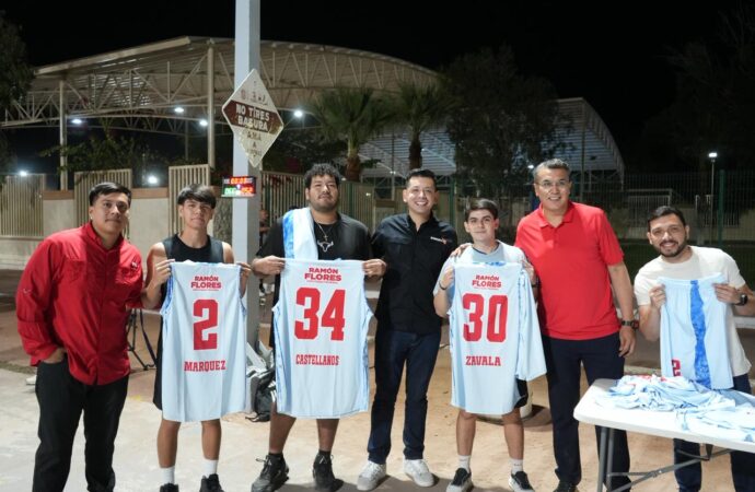 Ramón Flores recorre Guaymas y respalda a equipos deportivos con apoyos en territorio