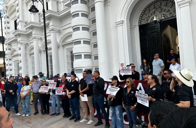 Sindicatos se manifiestan por falta de acuerdos con la UNISON