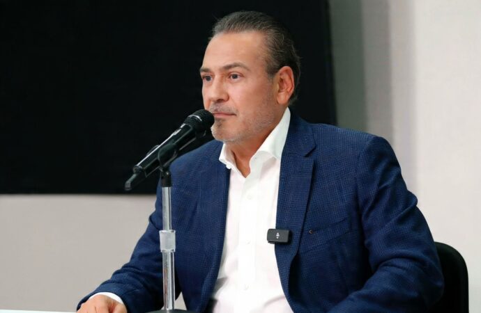 Manlio Fabio Beltrones pide su segunda licencia; Iván Jaimes asume en el Senado