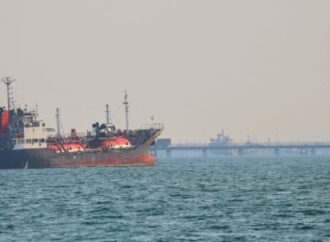 Irán reabre el estrecho de Ormuz durante tregua; navegación se normaliza parcialmente