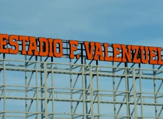 Entre comida, gritos y tradición: así se vive un juego de Naranjeros en Hermosillo