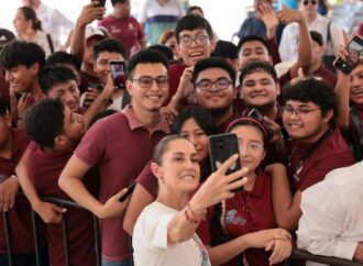 Sheinbaum anuncia beca universal para universitarios en Chiapas desde Palenque