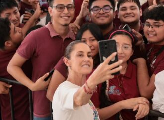 Sheinbaum anuncia beca universal para universitarios en Chiapas desde Palenque