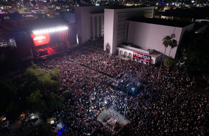 35 mil personas corean con Carlos Rivera en una noche histórica de las Fiestas del Pitic