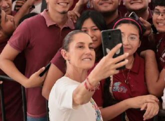 Sheinbaum cierra gira con megaobras, becas y entrega de tierras en tres estados