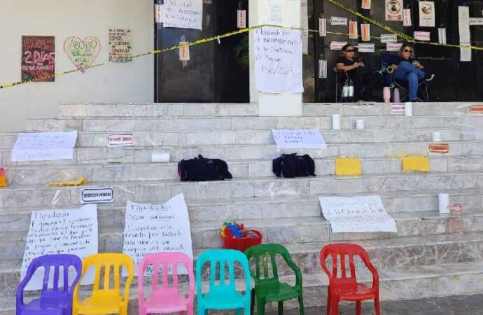 Sigue tomado el Congreso del Estado por directoras de estancias