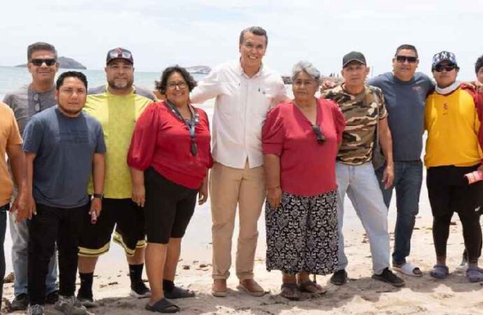 Ramón Flores propone ordenamiento con enfoque social para comerciantes de playas en Guaymas