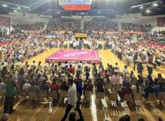 Durazo entrega becas a miles de estudiantes en Hermosillo y destaca apoyo histórico a la educación