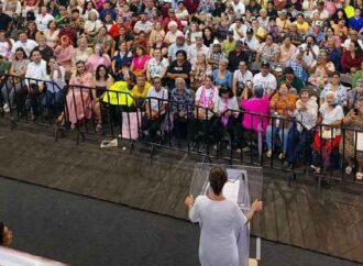 Sheinbaum entrega en Cajeme tarjetas de Pensión Mujeres Bienestar a miles de sonorenses