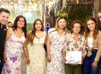 Ramón Flores celebra a más de 150 madres de familia en Guaymas por el Día de las Madres