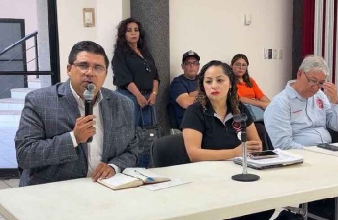 Acudieron integrantes del STAUS a la mesa negociadora