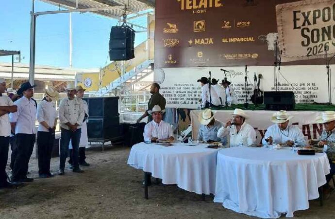 Destacan estudiantes de la UTH en Expogan