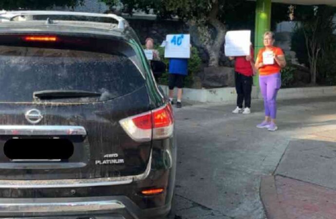 Vecinos de Urbi Villa del Real protestan por corte de luz pese a pagos realizados