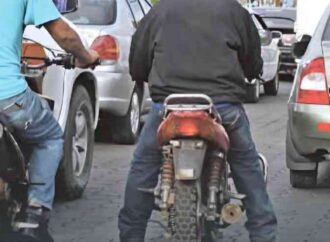 Van por motociclistas sin placas en Cajeme