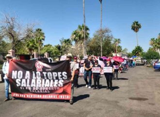 Marchan agremiados del STAUS ante la falta de acuerdos con Rectoría