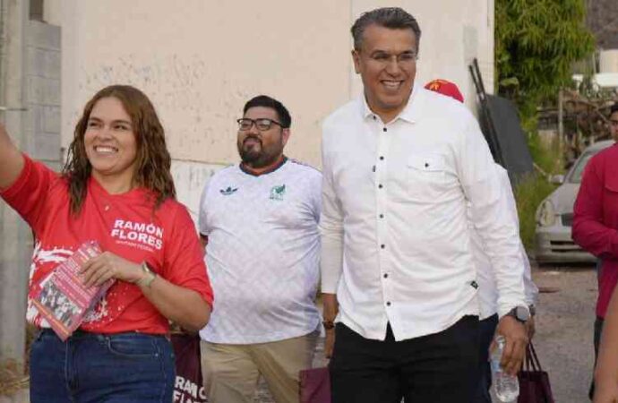 Ramón Flores lleva gestiones y atención directa a familias de las colonias Ocotillo de Guaymas