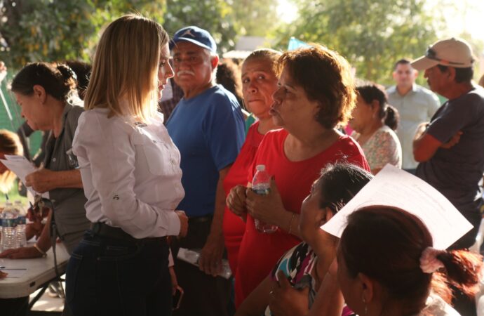 Lleva Feria de Servicios de DIF múltiples beneficios a Tierra Blanca