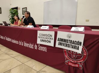 Realiza STAUS mesa de diálogo sin la presencia de rectoría