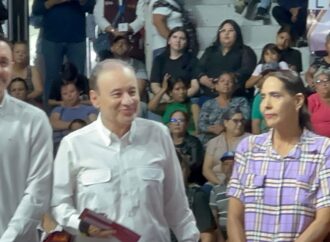 Entrega gobernador apoyos económicos a 16 mil familias