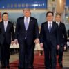Trump llega a China en visita de Estado acompañado por funcionarios y empresarios estadounidenses