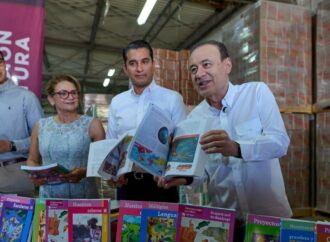 Avanza entrega de libros de texto y uniformes gratuitos en Sonora; más de 65 mil kits ya fueron distribuidos