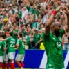 México inaugura “su Mundial” con triunfo: vence 2-0 a Sudáfrica en un Azteca histórico