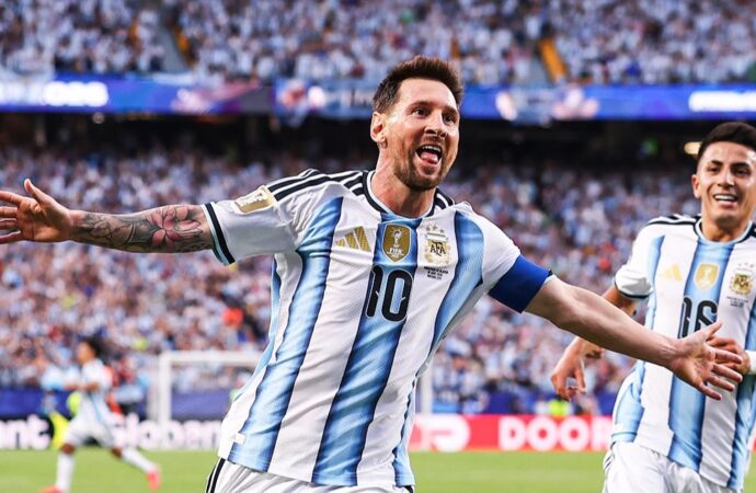 Messi hace historia y Argentina arranca con paso firme en el Mundial