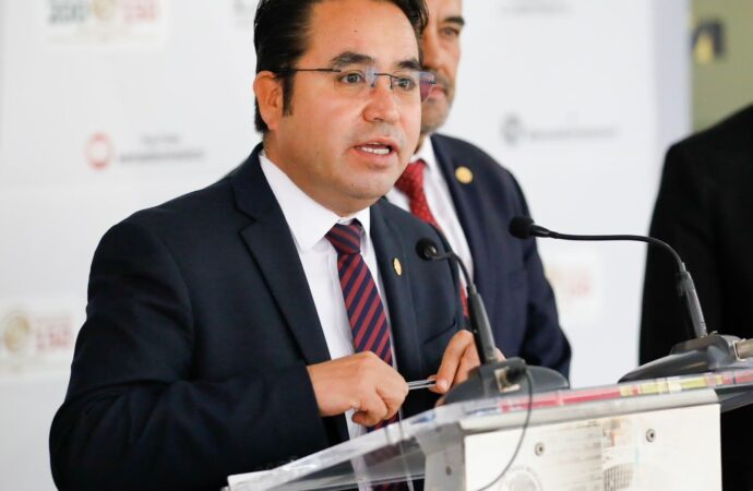 Heriberto Aguilar se baja de la contienda por la gubernatura para privilegiar la unidad en Morena