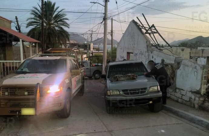 En Sonora, caen dos presuntos huachicoleros en Guaymas; aseguran 50 litros de combustible