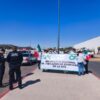 Jubilados de CFE se manifiestan en el aeropuerto de Hermosillo