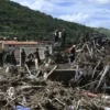 Terremoto en Venezuela deja ya mil 430 muertos; continúan labores de rescate entre los escombros